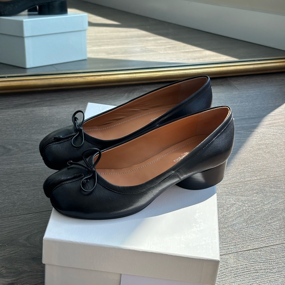 ❌SOLD❌ Authentic Maison Margiela leather tabi kitten heel ballet flats